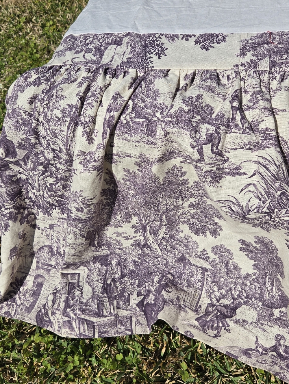 Full Bedskirt Laura Ashley English Country Purple - Picture 2 of 6